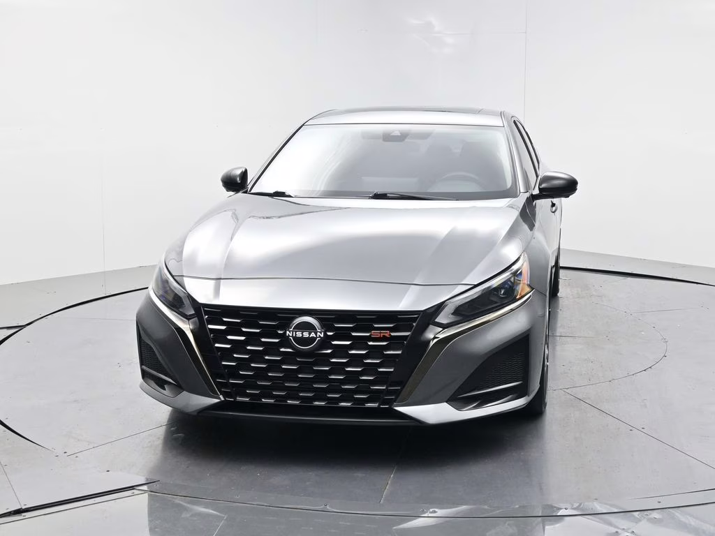 2023 Gun Metallic Nissan Altima 2.0 SR FWD Sedan