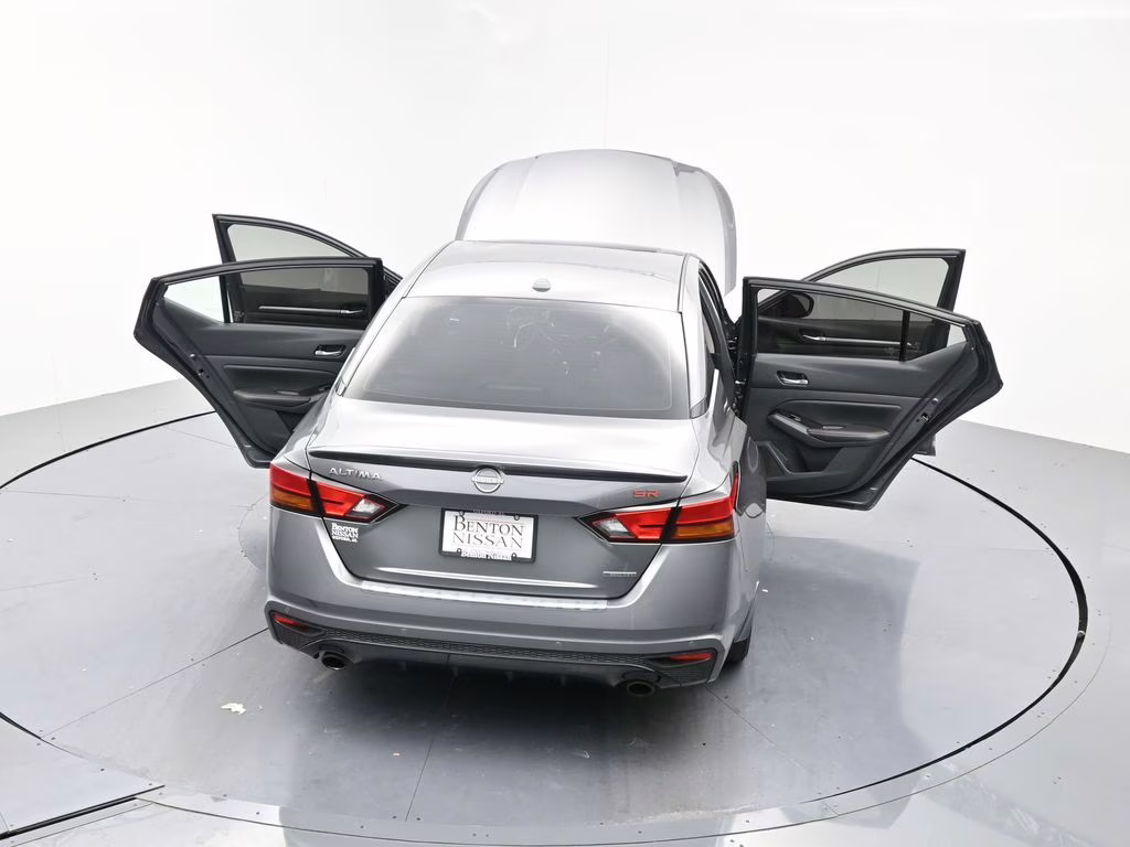 2023 Gun Metallic Nissan Altima 2.0 SR FWD Sedan