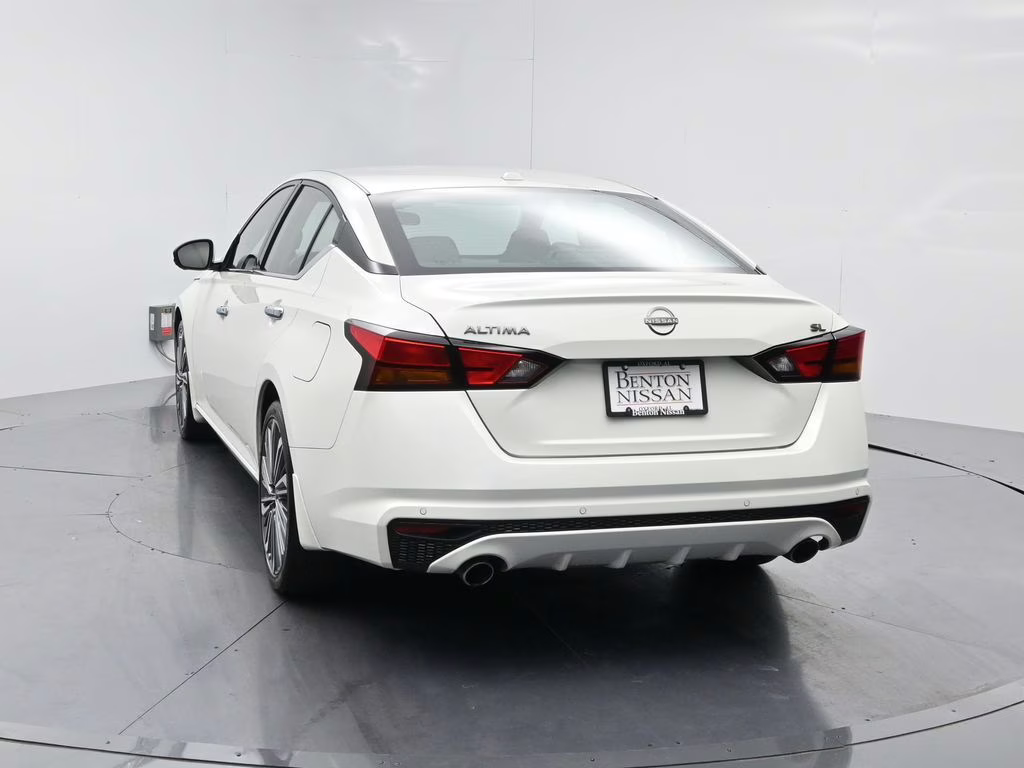 2025 Pearl White Tricoat Nissan Altima 2.5 SL FWD Sedan