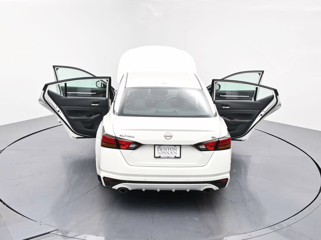 2025 Pearl White Tricoat Nissan Altima 2.5 SL FWD Sedan