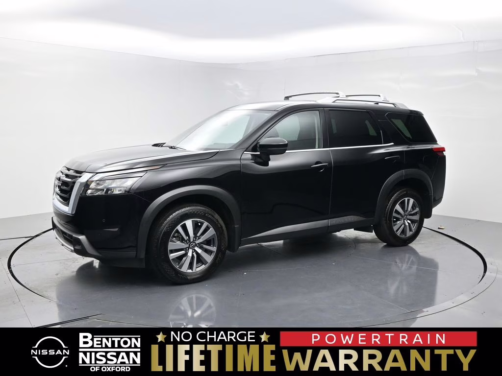 2025 Super Black Nissan Pathfinder SL 4X4 SUV