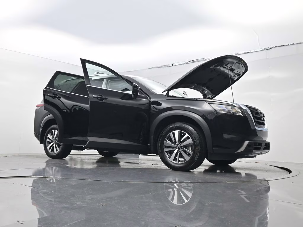 2025 Super Black Nissan Pathfinder SL 4X4 SUV