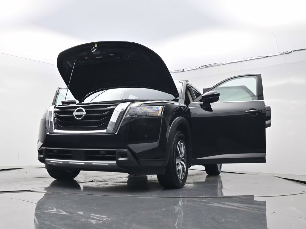 2025 Super Black Nissan Pathfinder SL 4X4 SUV