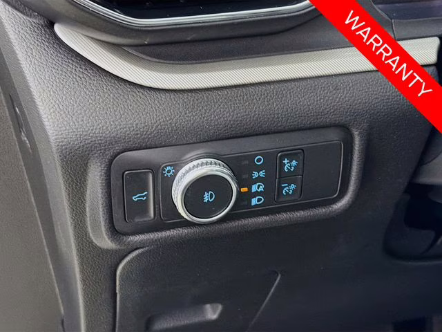 2022 White Metallic Ford Explorer XLT 4X4 SUV