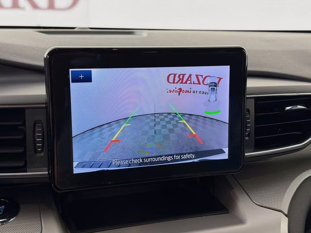 2022 White Metallic Ford Explorer XLT 4X4 SUV