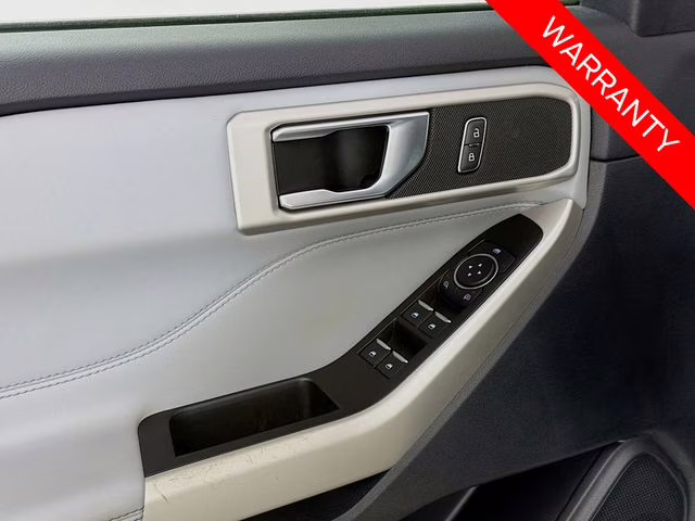 2022 White Metallic Ford Explorer XLT 4X4 SUV