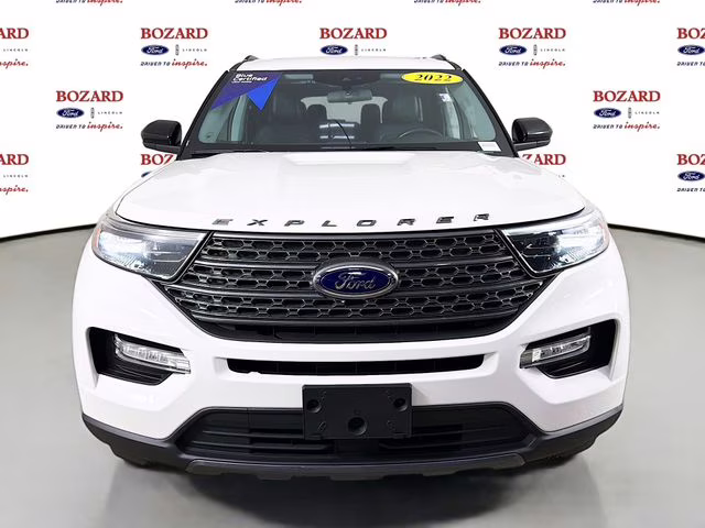 2022 White Metallic Ford Explorer XLT 4X4 SUV