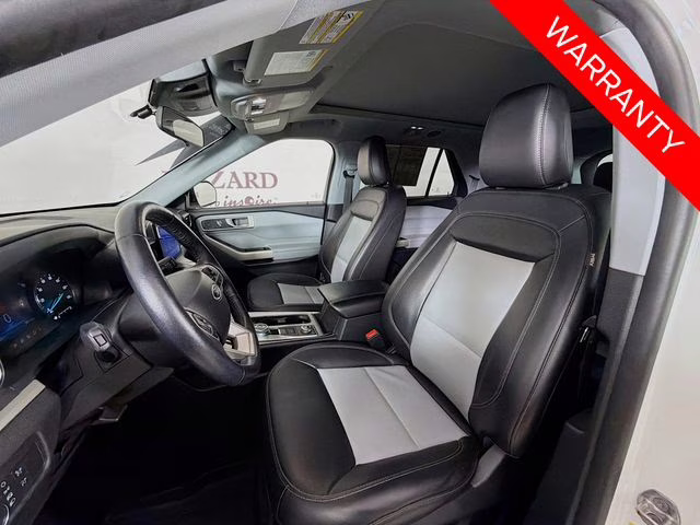2022 White Metallic Ford Explorer XLT 4X4 SUV