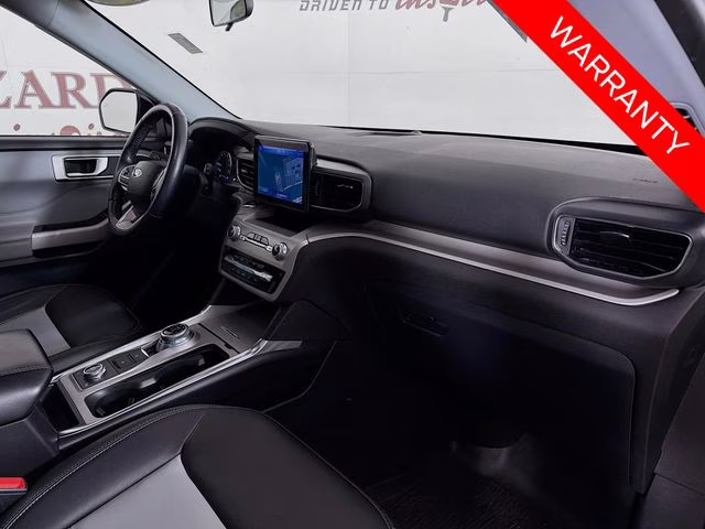 2022 White Metallic Ford Explorer XLT 4X4 SUV