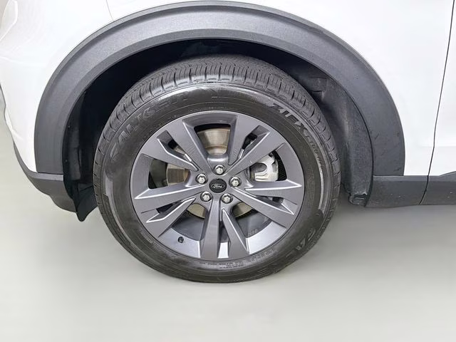 2022 White Metallic Ford Explorer XLT 4X4 SUV