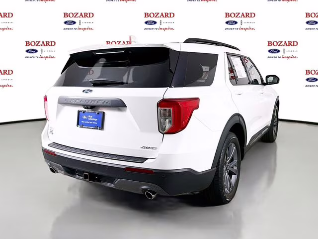 2022 White Metallic Ford Explorer XLT 4X4 SUV