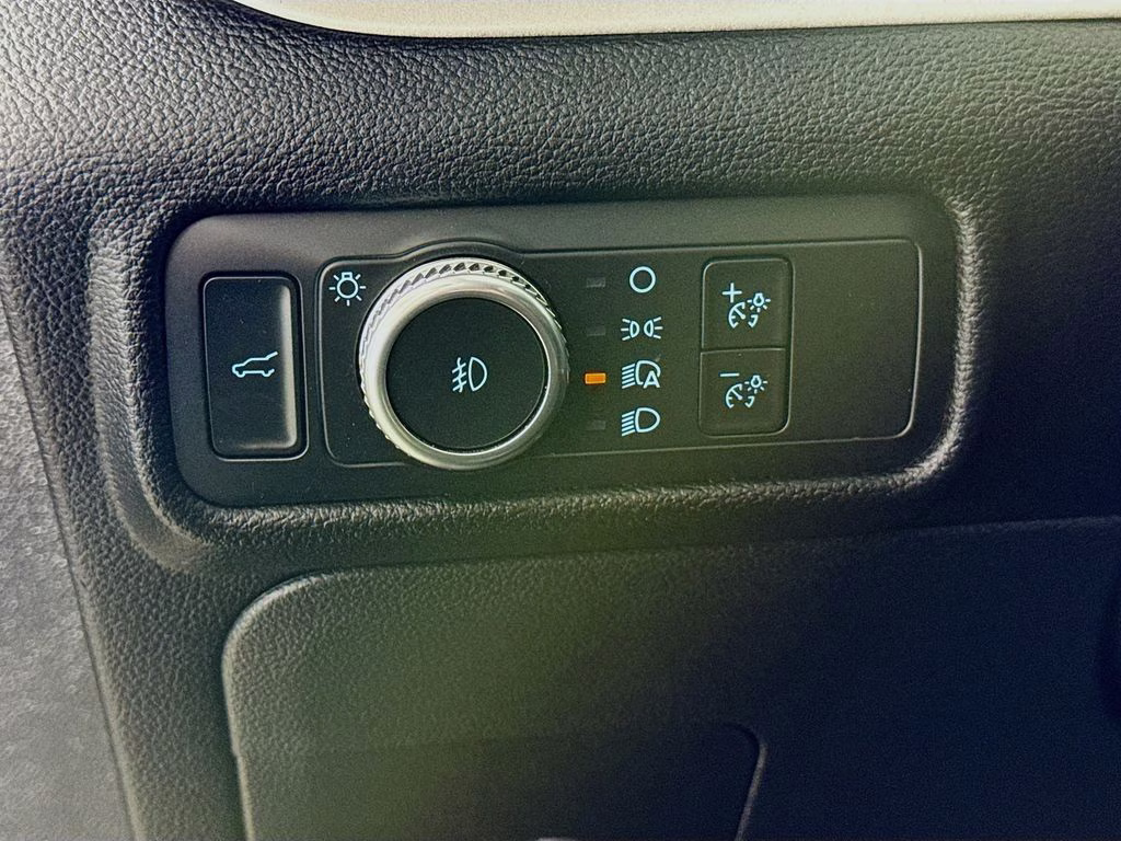 2022 Gray Metallic Ford Explorer XLT RWD SUV
