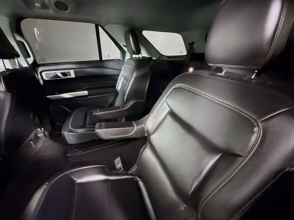 2022 Gray Metallic Ford Explorer XLT RWD SUV