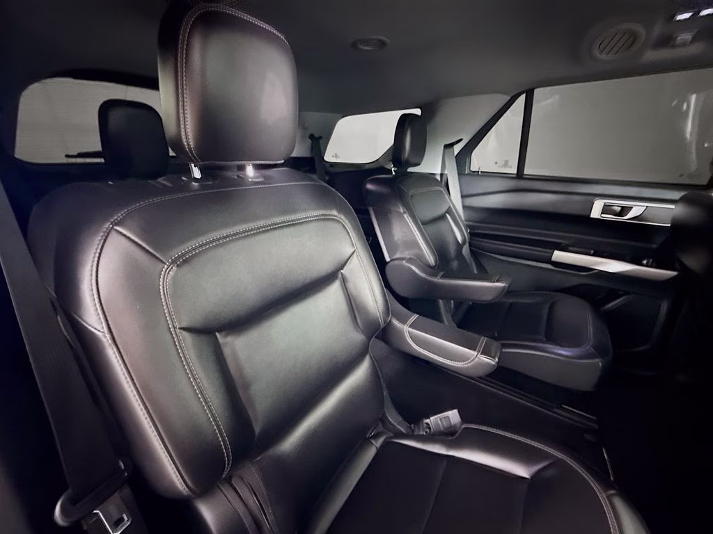 2022 Gray Metallic Ford Explorer XLT RWD SUV
