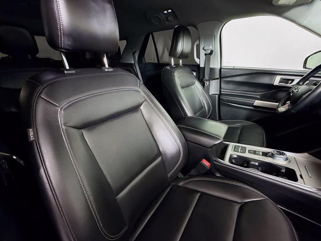 2022 Gray Metallic Ford Explorer XLT RWD SUV