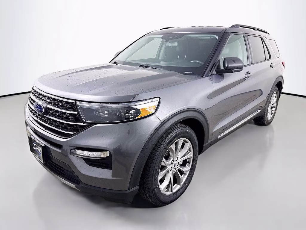 2022 Gray Metallic Ford Explorer XLT RWD SUV