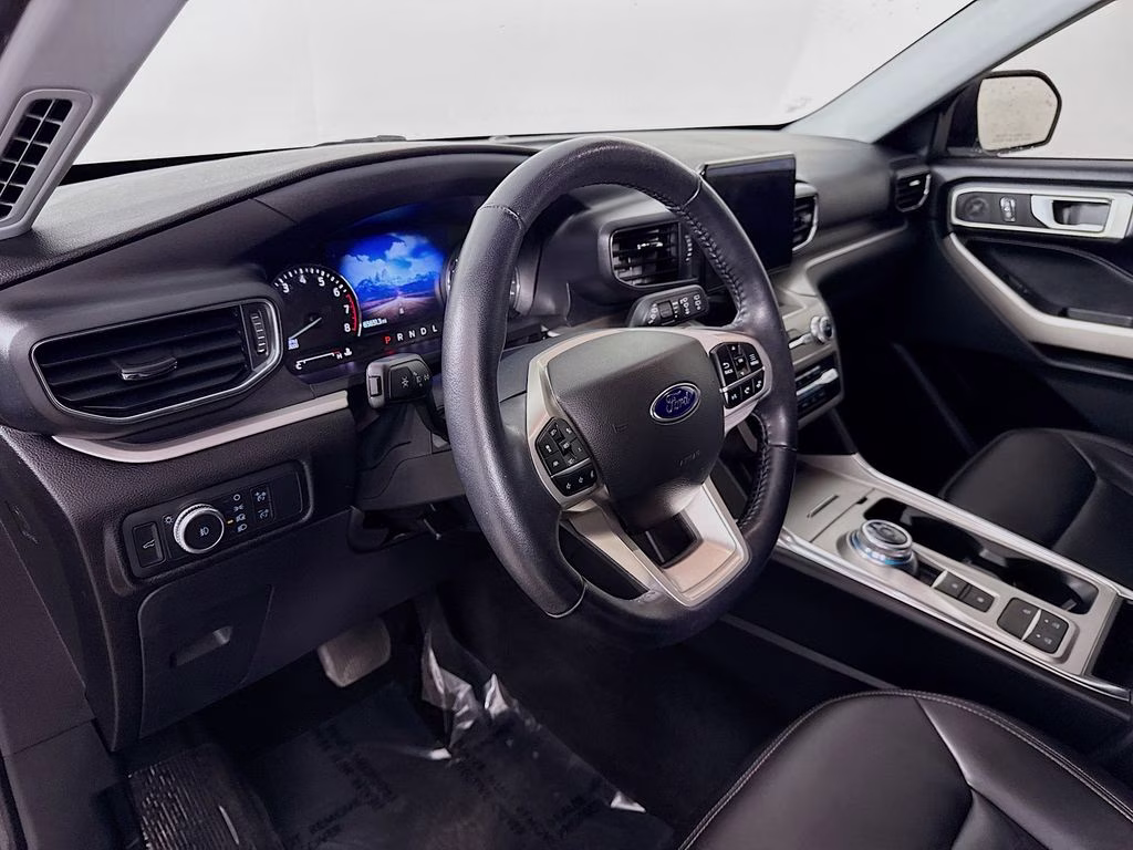2022 Gray Metallic Ford Explorer XLT RWD SUV
