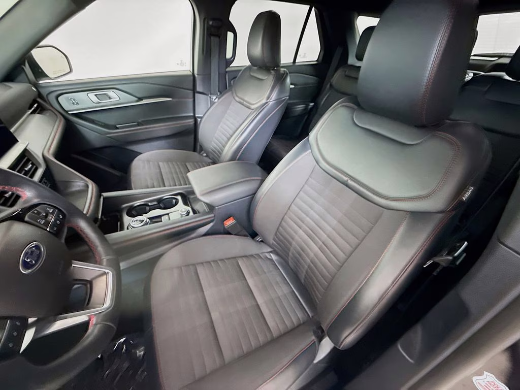 2025 Black Metallic Ford Explorer ST-Line 4X4 SUV