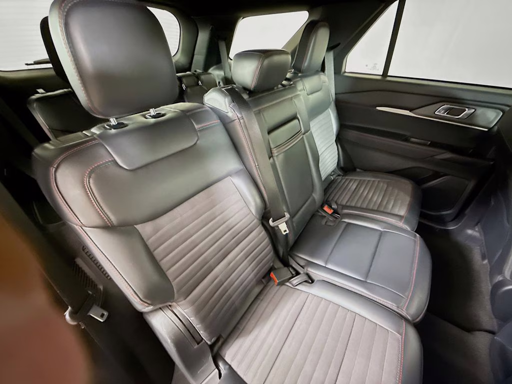 2025 Black Metallic Ford Explorer ST-Line 4X4 SUV