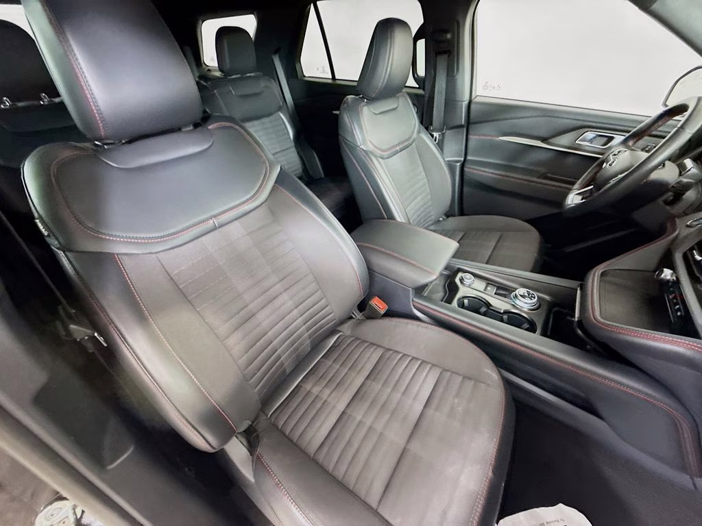2025 Black Metallic Ford Explorer ST-Line 4X4 SUV