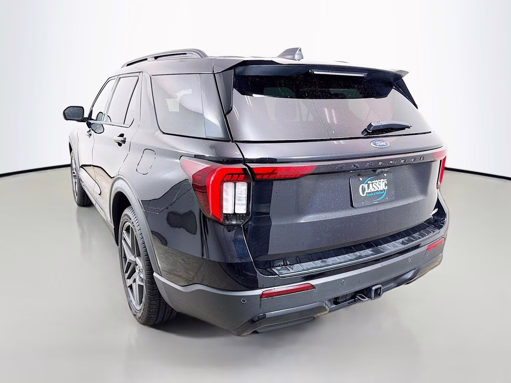 2025 Black Metallic Ford Explorer ST-Line 4X4 SUV