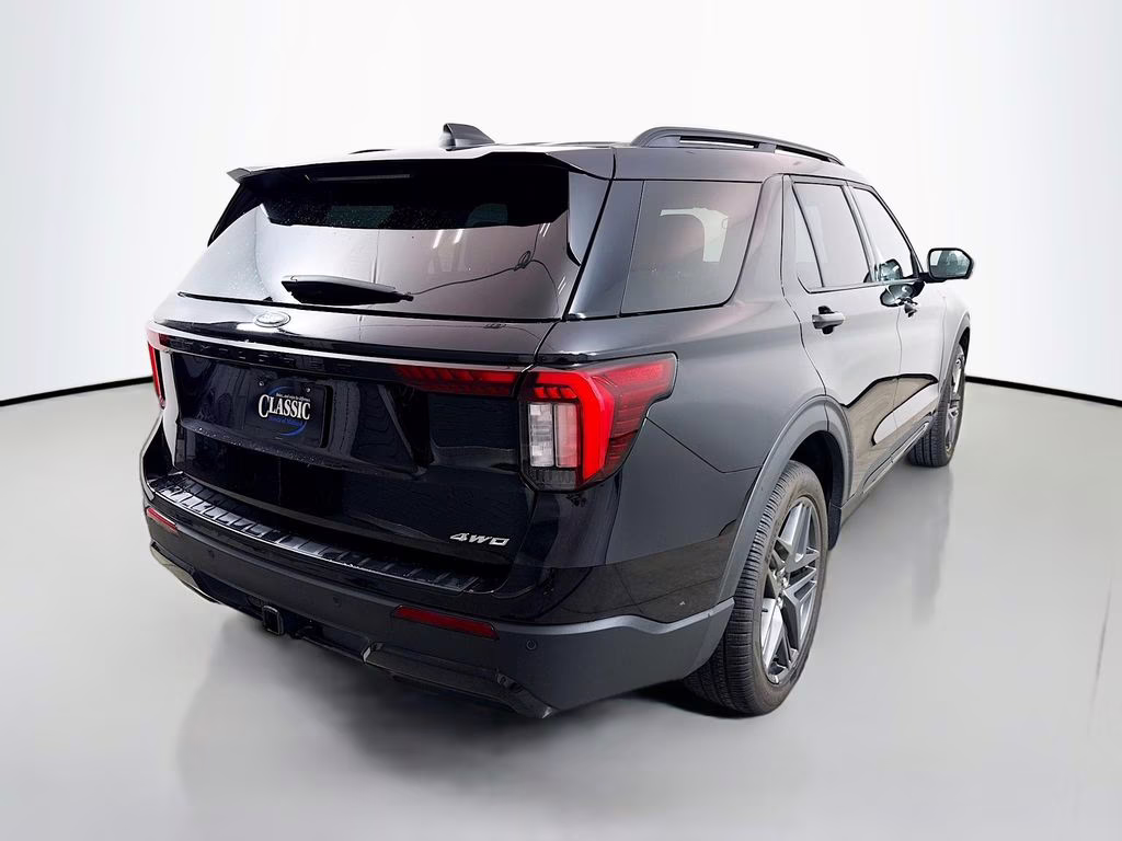 2025 Black Metallic Ford Explorer ST-Line 4X4 SUV