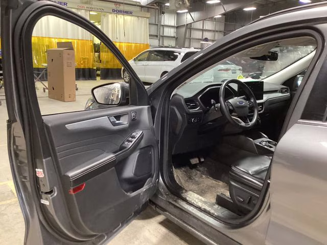 2024 Carbonized Gray Metallic Ford Escape Platinum AWD SUV