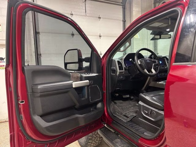 2019 Ruby Red Metallic Tinted Clearcoat Ford Super Duty F-350 SRW Lariat 4X4 Truck