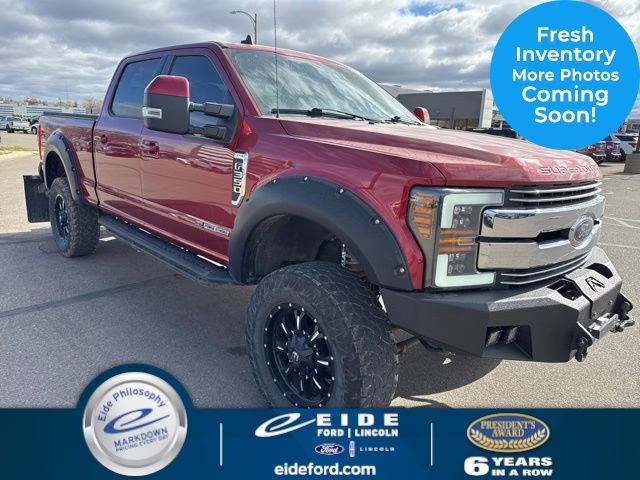 2019 Ruby Red Metallic Tinted Clearcoat Ford Super Duty F-350 SRW Lariat 4X4 Truck