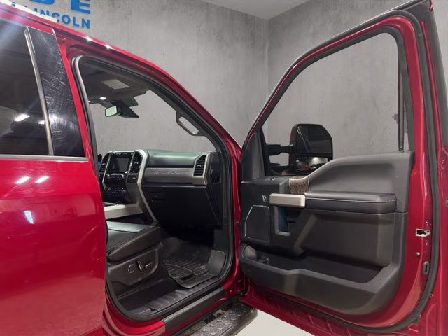 2019 Ruby Red Metallic Tinted Clearcoat Ford Super Duty F-350 SRW Lariat 4X4 Truck