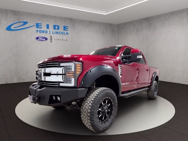 2019 Ruby Red Metallic Tinted Clearcoat Ford Super Duty F-350 SRW Lariat 4X4 Truck