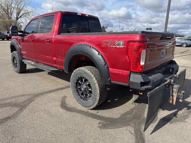 2019 Ruby Red Metallic Tinted Clearcoat Ford Super Duty F-350 SRW Lariat 4X4 Truck