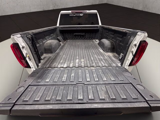 2022 Summit White GMC Sierra 1500 AT4 4X4 Truck