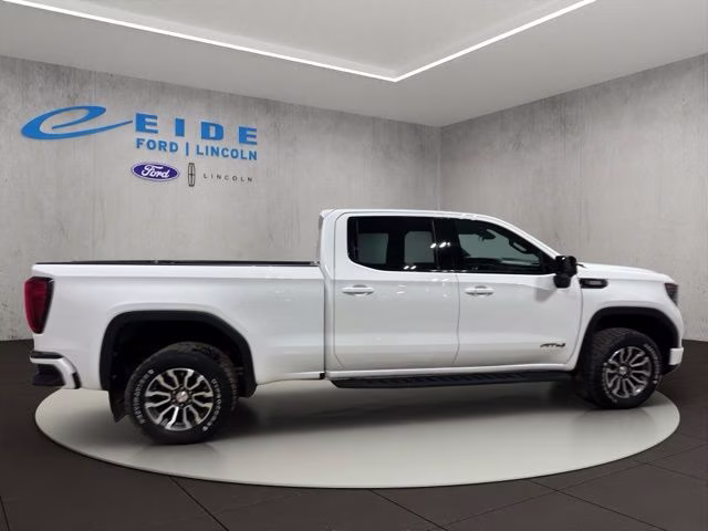 2022 Summit White GMC Sierra 1500 AT4 4X4 Truck