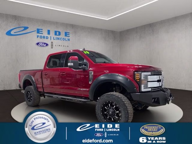 2019 Ford F-350 Lariat 4x4 Crew Cab 160 in SRW's photo