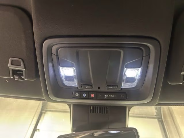 2022 Summit White GMC Sierra 1500 AT4 4X4 Truck