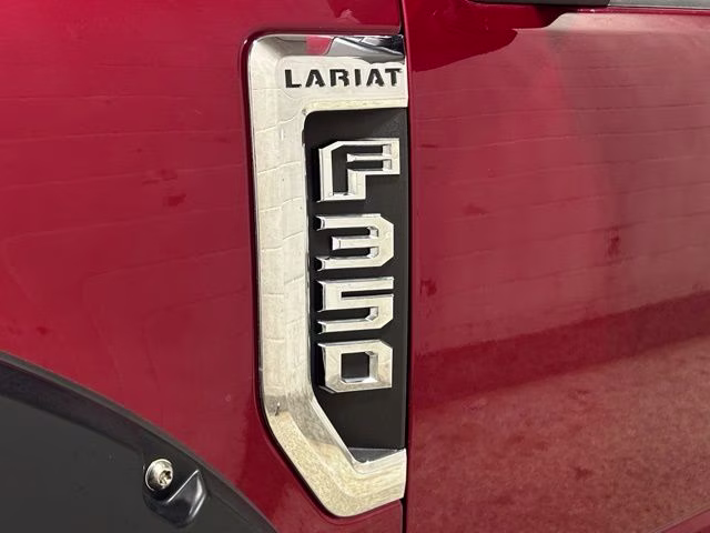 2019 Ruby Red Metallic Tinted Clearcoat Ford Super Duty F-350 SRW Lariat 4X4 Truck