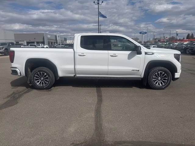 2022 Summit White GMC Sierra 1500 AT4 4X4 Truck