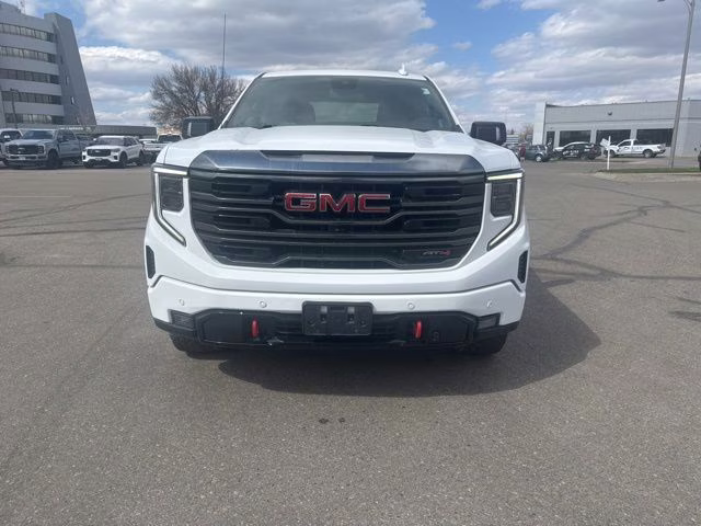 2022 Summit White GMC Sierra 1500 AT4 4X4 Truck