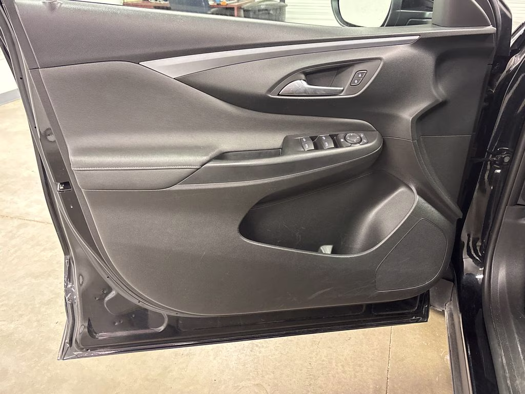 2025 Ebony Twilight Metallic Buick Envista Preferred FWD SUV