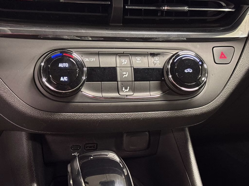 2025 Ebony Twilight Metallic Buick Envista Preferred FWD SUV