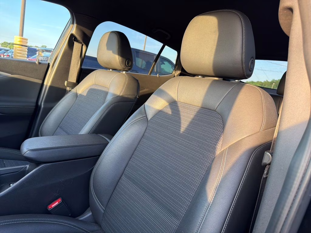 2025 Ebony Twilight Metallic Buick Envista Preferred FWD SUV