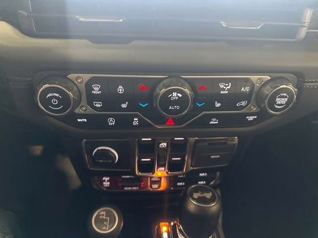 2024 Granite Crystal Metallic Clearcoat Jeep Wrangler Rubicon 4X4 SUV