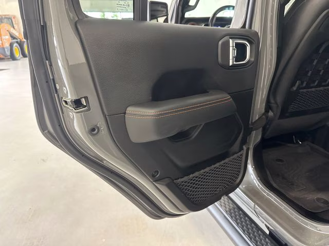 2022 Sting-Gray Clearcoat Jeep Gladiator Mojave 4X4 Truck