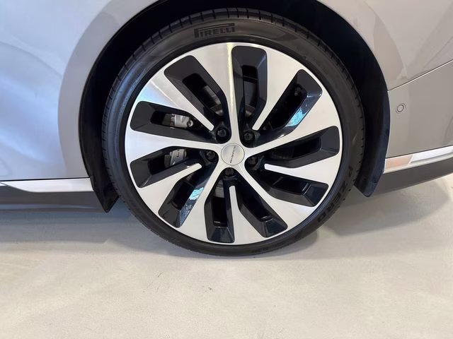 2022 Cosmos Silver Lucid Air Grand Touring AWD Sedan