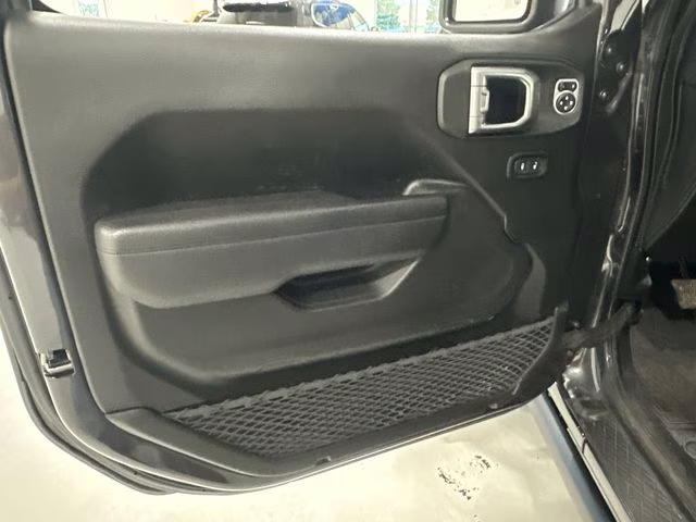 2024 Granite Crystal Metallic Clearcoat Jeep Wrangler Rubicon 4X4 SUV