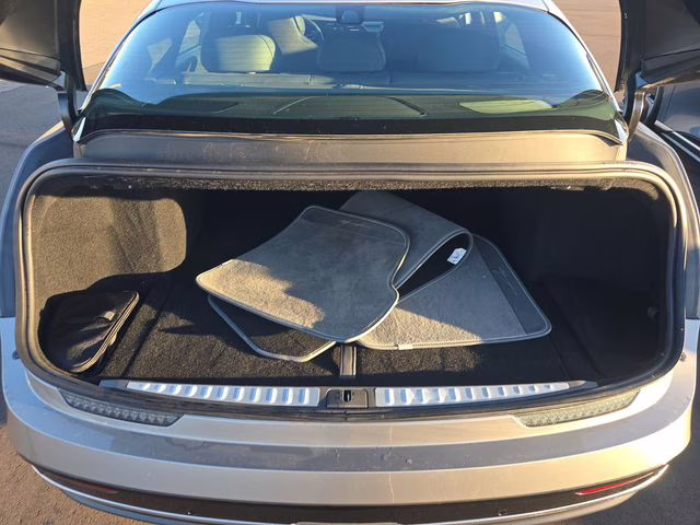 2022 Cosmos Silver Lucid Air Grand Touring AWD Sedan