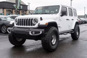2024 Bright White Clearcoat Jeep Wrangler Sahara 4X4 SUV
