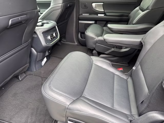 2026 Silver Ford Expedition Platinum 4X4 SUV