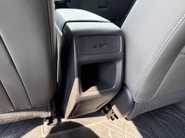 2025 Summit White Chevrolet Trax ACTIV FWD SUV